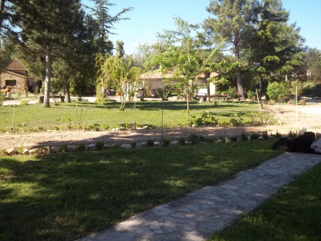 B&B Le Petit Frigouye Rochefort-du-Gard Εξωτερικό φωτογραφία